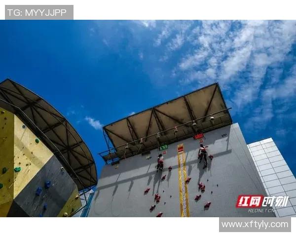 成都攀岩队与深圳攀岩队赛后复盘分析两队的竞技节奏与表现对比